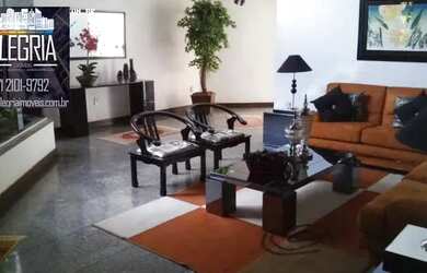 Imagem: A casa possui 4 Dormitórios, 5 Banheiros, 4 Vagas na garagem