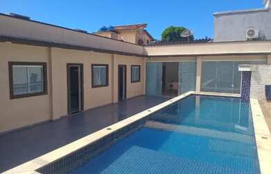 Imagem: A casa possui 4 Dormitórios, 4 Banheiros, 2 Vagas na garagem