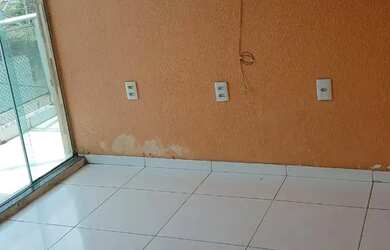 Imagem: A casa possui 2 Dormitórios, 2 Banheiros, 1 Vaga na garagem