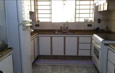 Imagem 4: Casa para alugar em Londrina, Quebec, com 4 quartos, com 360 m²