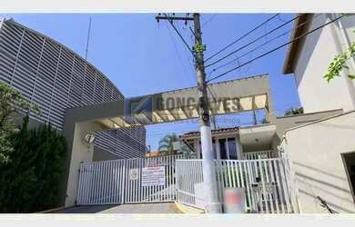 Imagem: A casa possui 3 Dormitórios, 4 Banheiros, 2 Vagas na garagem