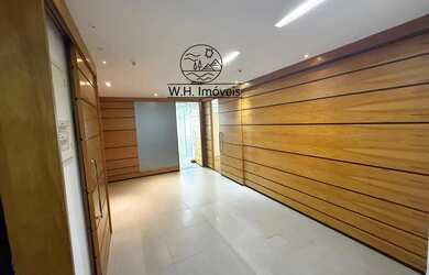 Imagem: O depósito possui 5 Vagas na garagem, 328m² de Área e está