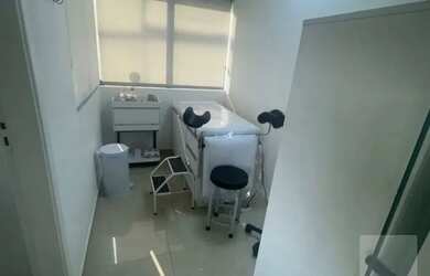 Imagem 10: Sala Comercial com 2 banheiros, 1 copa e 1 recepção em área nobre -...