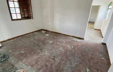 Imagem 2: Casa grande. Varanda, 475m² de Área, 1 Banheiroe3 Dormitórios