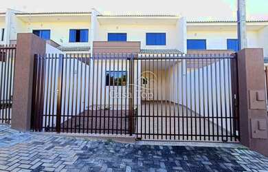 Imagem: A casa possui 3 Dormitórios, 2 Banheiros, 1 Vaga na garagem