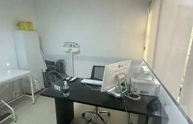 Imagem 15: Sala Comercial com 2 banheiros, 1 copa e 1 recepção em área nobre -...