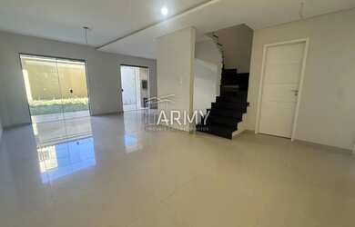 Imagem: A casa possui 4 Dormitórios, 4 Banheiros, 2 Vagas na garagem