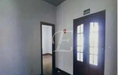 Imagem: O depósito possui 3 Vagas na garagem, 500m² de Área e está