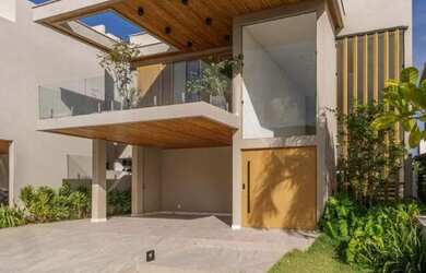 Imagem: A casa em condomínio possui 4 Dormitórios, 4 Banheiros, 4