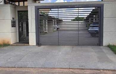 Imagem: A casa em condomínio possui 3 Dormitórios, 2 Banheiros, 2