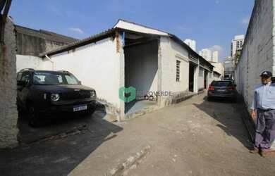 Imagem: O terreno possui 1.038m² de Área e está localizado em Água