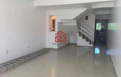 Imagem: A casa possui 3 Dormitórios, 5 Banheiros, 2 Vagas na garagem