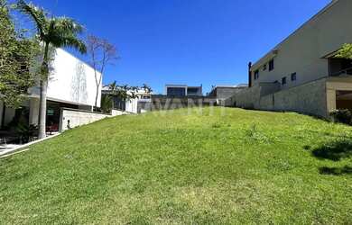 Imagem: O terreno possui 706m² de Área e está localizado em Loteamento