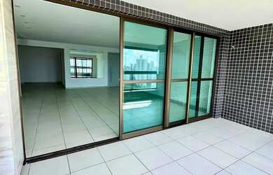 Imagem: O apartamento possui 4 Dormitórios, 5 Banheiros, 3 Vagas na