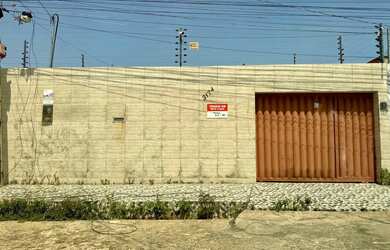 Imagem: A casa possui 4 Dormitórios, 4 Banheiros, 3 Vagas na garagem