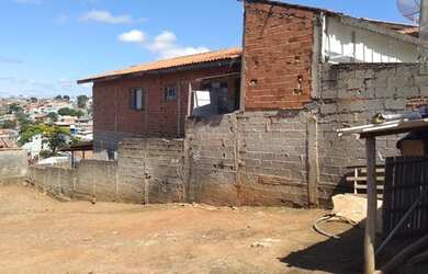 Imagem 2: Lote/Terreno para venda possui 240 metros quadrados em Jardim Imperial...