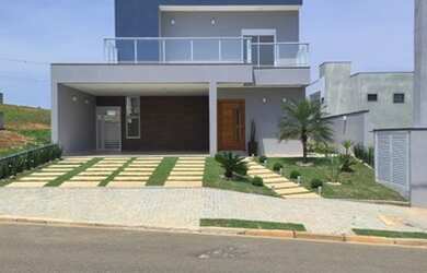 Imagem: A casa em condomínio possui 3 Dormitórios, 4 Banheiros, 4