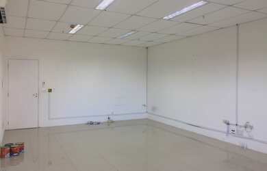 Imagem: O depósito possui 1 Vaga na garagem e 55m² de Área e está