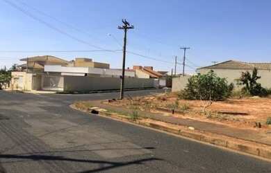 Imagem: O terreno possui 378m² de Área e está localizado em Parque