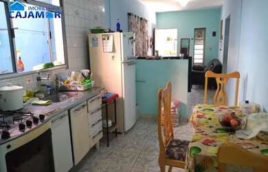 Imagem: A casa possui 4 Dormitórios, 4 Banheiros, 3 Vagas na garagem