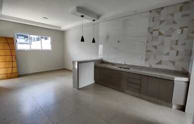 Imagem: O apartamento possui 2 Dormitórios, 2 Banheiros, 2 Vagas na