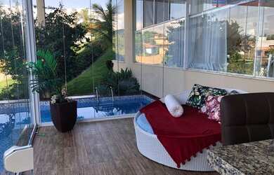 Imagem: A casa em condomínio à venda possui 4 Dormitórios, 5 Banheiros