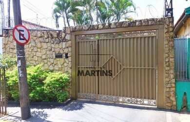 Imagem: A casa possui 3 Dormitórios, 3 Banheiros, 3 Vagas na garagem