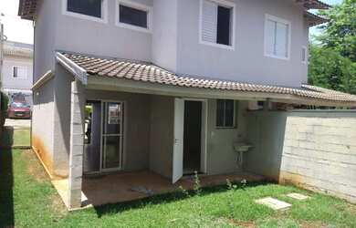 Imagem: A casa em condomínio possui 3 Dormitórios, 3 Banheiros, 2