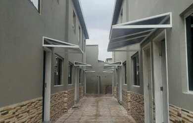 Imagem: A casa possui 2 Dormitórios, 1 Banheiro, 1 Vaga na garagem