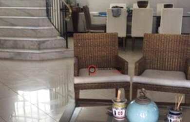 Imagem: A casa em condomínio possui 4 Dormitórios, 5 Banheiros, 2