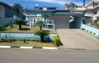 Imagem: A casa em condomínio possui 4 Dormitórios, 4 Banheiros, 4