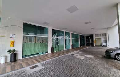 Imagem: O depósito possui 1 Vaga na garagem e 47m² de Área e está