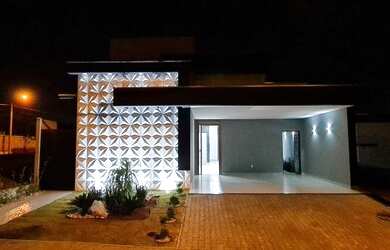 Imagem: A casa em condomínio possui 3 Dormitórios, 2 Banheiros, 2