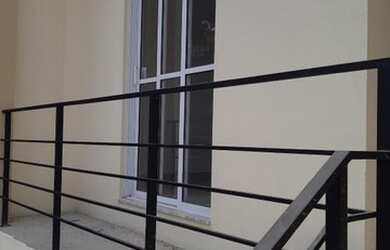 Imagem: A casa e possui 2 Dormitórios, Suítes, 1 Banheiro, 2 Vagas