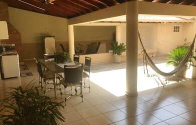 Imagem: A casa em condomínio possui 3 Dormitórios, 4 Banheiros, 4