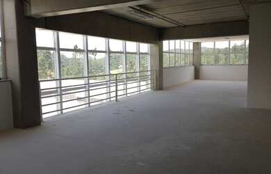 Imagem: O depósito possui 5 Vagas na garagem, 5.187m² de Área, Imóvel