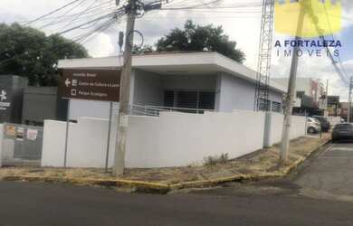 Imagem: O depósito possui 2 Vagas na garagem, 271m² de Área e está