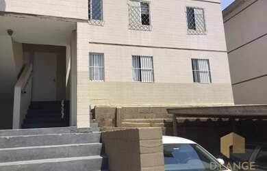 Imagem: O apartamento possui 3 Dormitórios, 1 Banheiro, 1 Vaga na garagem