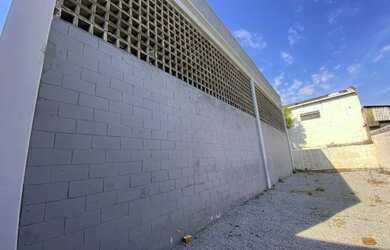 Imagem 7: Galpão/Depósito/Armazém para aluguel e venda possui 800 metros quadrados