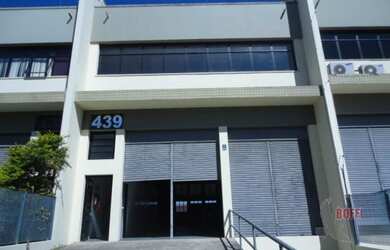 Imagem: O depósito possui 1.000m² de Área e está localizado em