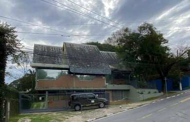 Imagem: O depósito possui 5 Vagas na garagem e 508m² de Área e está