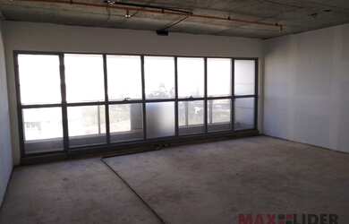 Imagem: O depósito possui 54m² de Área e está localizado em Empresarial