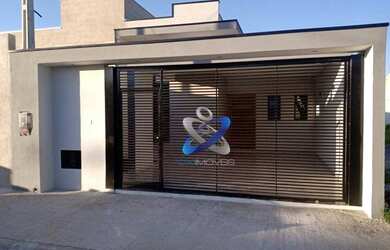 Imagem: A casa possui 3 Dormitórios, 3 Banheiros, 2 Vagas na garagem