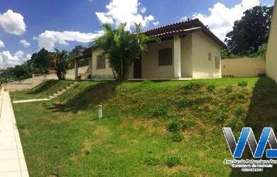 Imagem: A casa possui 3 Dormitórios, 3 Banheiros, 5 Vagas na garagem