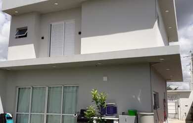 Imagem: A casa possui 2 Dormitórios, 3 Banheiros, 2 Vagas na garagem