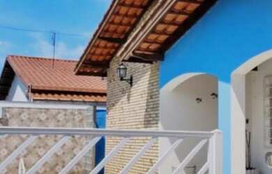 Imagem: A casa possui 5 Dormitórios, 3 Banheiros, 5 Vagas na garagem