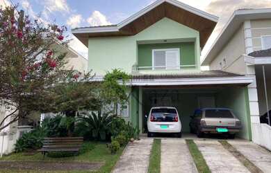 Imagem: A casa em condomínio possui 4 Dormitórios, 5 Banheiros, 2
