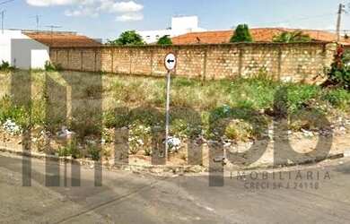 Imagem: O terreno possui 477m² de Área e está localizado em Parque