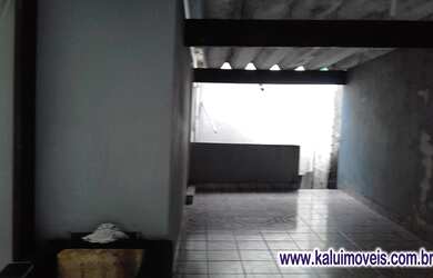 Imagem: A casa possui 2 Dormitórios, 2 Banheiros, 4 Vagas na garagem