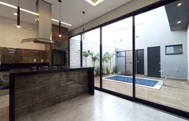 Imagem: A casa em condomínio possui 3 Dormitórios, 4 Banheiros, 4